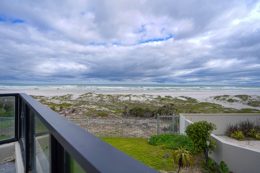 4 Bedroom Property for Sale in Van Riebeeckstrand Western Cape